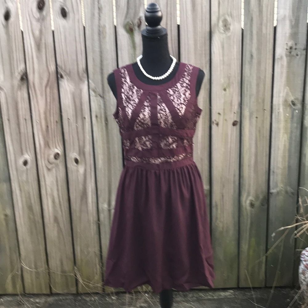 Gianni Bin Maroon/Cream Lace Dress - Size 6 - Picture 1 of 5